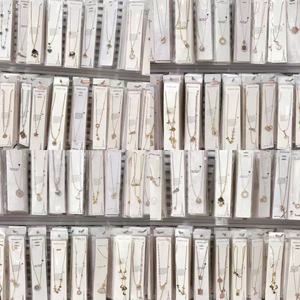 Collar de Joyería Personalizada para Mujer de Acero Inoxidable a Prueba de Agua con Colgante de Circón y Cadenas al por Mayor - Product Image 4