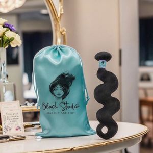 Bolsa de satén personalizada SexyLady para extensiones de cabello con cordón y cremallera, asa y estampado en caliente, textil de embalaje de satén de seda. - Product Image 2