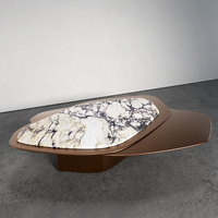 Table basse de salon Dream Home en marbre veiné, à plusieurs niveaux, en forme de pétale, avec structure en métal bronze et socle bas