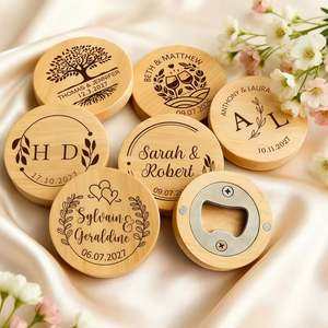 Ouvre-bouteilles en bois gravé personnalisable, tire-bouchon magnétique, souvenir de mariage pour les invités - Product Image 1