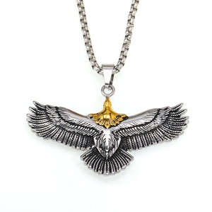 Collier Pendentif Aigle en Acier Inoxydable pour Homme, Or et Argent, Style Biker Gothique Tribal, Bijou Durable et Tendance, Étanche - Product Image 2