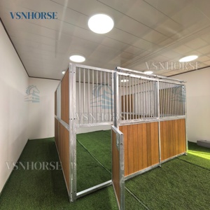 Erschwing liche vorgefertigte Pferdes tall fronten mit Schiebetür Praktische quadratische Fenster-Heuregal-Pferdestall-Kits für die Farm - Product Image 1