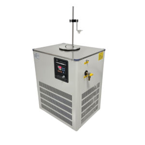 Circulateur thermostatique à affichage numérique électrique Chauffe-<span class=keywords><strong>huile</strong></span> 10L <span class=keywords><strong>2000W</strong></span> Certifié CE <span class=keywords><strong>Bain</strong></span>-marie de laboratoire pharmaceutique - Product Image 3