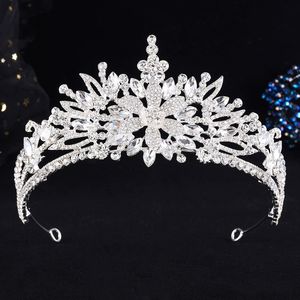 มงกุฎเจ้าสาวคริสตัลแบบโรแมนติก ดีไซน์บาโรก งานแต่งงานสุดหรู ประดับด้วยคริสตัลและเพชรเทียม - Product Image 5