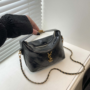 Bolso <span class=keywords><strong>de</strong></span> Hombro y Bandolera Minimalista Cuadrado Pequeño con Cierre <span class=keywords><strong>de</strong></span> Cadena y Cremallera, Diseño Exclusivo, Estilo 2026, para Mujer - Product Image 3