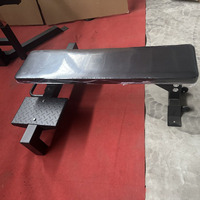 Rack de musculation combiné commercial pour salle de sport avec logo personnalisé, couleur personnalisée, robuste, réglable, pour compétition, avec banc de musculation et presse à haltères avec roulettes