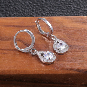 Elegant Teardrop <b>Ear</b> <b>Cuff</b> For Women Angel Tear Pave Crystal Design Simple Fashion Jewelry Accessories - Product Image 4