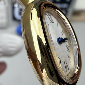 นาฬิกาข้อมือทรงรีดีไซน์หรูหราสไตล์ฝรั่งเศสใหม่ล่าสุดสำหรับผู้หญิง ชุบทอง 18K ตัวเรือนสแตนเลสสตีล ควอตซ์ นาฬิกาข้อมือสุดหรู - Product Image 4