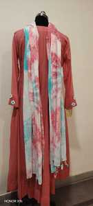 Vestido Maxi Rosa con Cuello en V, Bordado a Mano con Diseño de Puntos, Corte Holgado, Manga Larga, Informal, Tejido de Algodón y Fibra de Bambú - Product Image 4