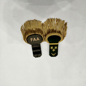 อุปกรณ์ตกแต่งเครื่องแบบกลางแจ้งสีเขียว ป้ายบ่าปักลายลูกไม้สั่งทำขายส่งแบบหรูหรา - Product Image 1