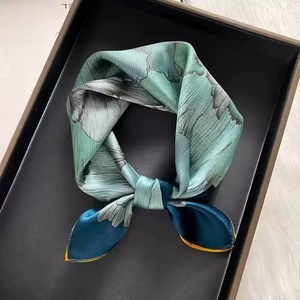 Designer de haute qualité 100% <span class=keywords><strong>soie</strong></span> de mûrier 53cm petite écharpe fleur marque de luxe imprimé écharpe femmes <span class=keywords><strong>foulard</strong></span> en <span class=keywords><strong>soie</strong></span> - Product Image 4