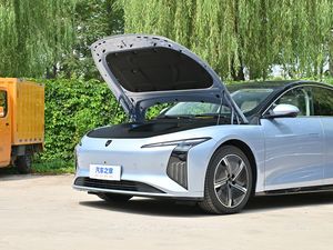 2025 מפעל dongfeng אספקת לחזיר rday רכב אנרגיה חדש רכב חשמלי עור מושבי רכב מונית מכונית 500 ק "מ oem odm - Product Image 3
