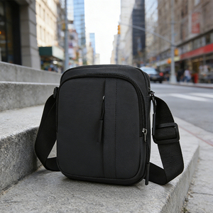 Bolso <span class=keywords><strong>Bandolera</strong></span> Mini para <span class=keywords><strong>Hombre</strong></span>, Personalizado con Logotipo, a la Moda, Casual, Ligero, para Teléfono, con Nailon Impermeable, Venta al Por Mayor - Product Image 4