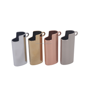 Vente en gros de différentes couleurs de porte-<span class=keywords><strong>briquet</strong></span> Mini J5 couvercle de manchon de <span class=keywords><strong>briquet</strong></span> en métal avec trous de porte-clés - Product Image 4