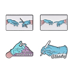 Cirurgia do médico Broche Esmalte Pins Criativo SE VOCÊ SEGURAR STAB Anatomia Cirurgia Ferramentas Broches Jóias Médica Emblema para Médicos - Product Image 2