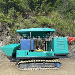 Paveuse autotractée pour la formation de bordures et de canaux de drainage en béton dans les zones montagneuses - Product Image 5