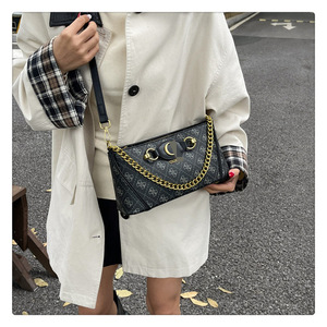 Nuevo Bolso de Hombro/Bandolera para Mujer, Diseño Versátil <span class=keywords><strong>con</strong></span> Patrón de Dibujos Animados, PU, Invierno, <span class=keywords><strong>con</strong></span> Correa de <span class=keywords><strong>Cadena</strong></span>, Clásico, Moderno y Portátil - Product Image 4