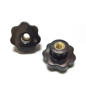 Bouton en bakélite plastique M4 - M20 à trou traversant avec écrous d'insertion en laiton - Product Image 5