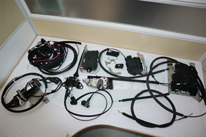 Porte latérale de voiture centrale coulissante électrique au design original pour MB Sprinter Porte coulissante électrique pour <span class=keywords><strong>Volkswagen</strong></span> Crafter Grand <span class=keywords><strong>California</strong></span> - Product Image 1