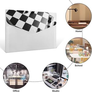 Thư mục cờ vua mở rộng 6 túi với nút chụp và thiết kế bàn cờ đen trắng, thích hợp cho văn phòng và du lịch tại nhà. - Product Image 6