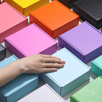 Boîtes en carton ondulé colorées avec logo personnalisé du fabricant pour les bougies cadeaux et l'emballage cosmétique, avec livraison et expédition gratuites