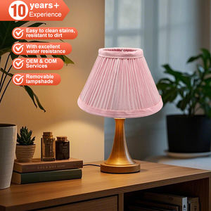 <span class=keywords><strong>Abat</strong></span>-<span class=keywords><strong>jour</strong></span> de lampe de table suspendu plissé en faux soie douce artisanal à la mode pour la décoration d'éclairage intérieur de la maison et de l'hôtel - Product Image 1
