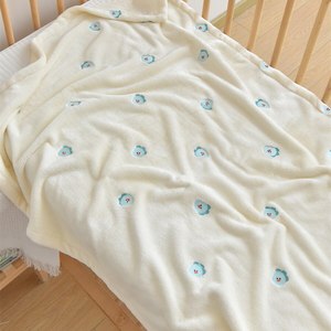 Manta de felpa con bordado de animales para niños, manta polar de estilo coreano de 130x80CM con bordado de oso y conejo, supersuave - Product Image 3