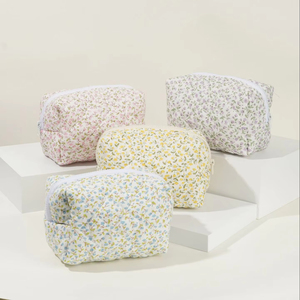 Women's Floral Zipper Makeup Bag Cotton Travel Cosmetic for <strong>Toiletry</strong> Portable <strong>Storage</strong> Quilted Floral Design Fashionable Quilted - Product Image 1