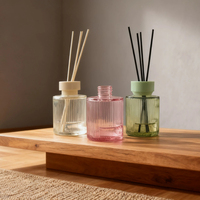 Diffuseur de parfum en verre à rayures 120 ml avec logo personnalisé, décoration d'intérieur avec bouchon à vis, impression sérigraphique couleur personnalisée