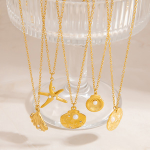 Collier en acier inoxydable avec perles, pendentif coquillage plaqué or 18 carats, chaîne de clavicule, bijou cadeau - Product Image 1