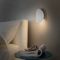 Lampu Dinding LED Modern Sederhana Bentuk Lingkaran Putih untuk Balkon, Serambi, Latar Belakang TV, Kamar Tidur, Lampu Dinding Samping Tempat Tidur