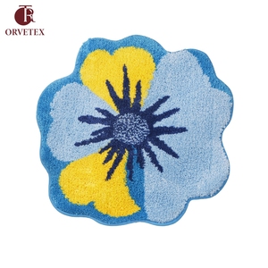 Tapis en polaire corail floqué, antidérapant et ignifuge, en fibre 100 % polyester, de forme spéciale, personnalisé par l'usine Orvetex - Product Image 5