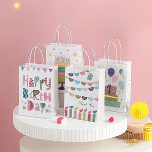 Sacs fourre-tout créatifs en papier kraft à motif de dessin animé pour mariages, festivals, fêtes, avec logo personnalisé pour cadeaux de mariage, d'anniversaire et de festival - Product Image 3