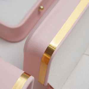 Seli-caja de joyería de lujo con logotipo personalizado, colgante rosa, pulsera, collar, anillo, caja de joyería de cuero PU - Product Image 5