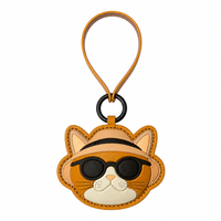 YinHui Unique Porte-clés en cuir motif chat mignon avec breloque chapeau de lunettes de soleil, pendentif de sac, étiquette nominative de valise, accessoire de voyage haut de gamme, cadeau