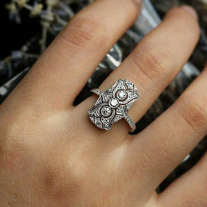 Anillo de Estilo Palaciego Vintage con Diseño Creativo Calado para Mujer - Product Image 2