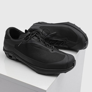 รองเท้ากีฬาพื้นหนาแบบมีเชือกผูก รองเท้าลำลองทรงกลมอเนกประสงค์ ระบายอากาศได้ดี สวมใส่สบาย น้ำหนักเบา เหมาะสำหรับวิ่ง - Product Image 2