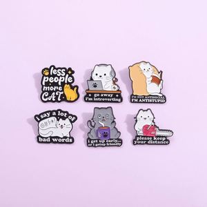 Pins Personalizados Apilables Clásicos para Clubes de Sombreros - Pins de Esmalte de Aleación de Zinc para Decoración de Ropa - Product Image 5