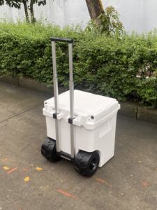 Nevera Aislada Rotomoldeada Premium de 45 Cuartos con <span class=keywords><strong>Base</strong></span> con Ruedas para Acampar al Aire Libre, Uso en la Playa, Estampado de Camuflaje Animal, Almacenamiento de Alimentos - Product Image 6