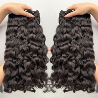 Extensions de cheveux humains ondulés bruts du Cambodge, mèches de cheveux vierges bruts du Cambodge avec cuticules alignées, cheveux bouclés non traités du Vietnam et de Birmanie