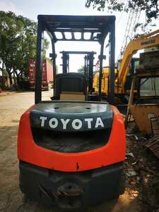 ToyotAa FD30 CHARIOT ÉLÉVATEUR AVEC CLAMP BALE - Product Image 4