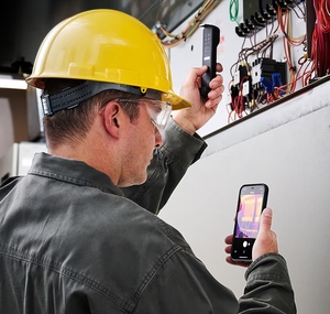 Fli-R <span class=keywords><strong>One</strong></span> EDGE <span class=keywords><strong>One</strong></span> EDGE <span class=keywords><strong>Pro</strong></span> ตรวจจับความร้อนไร้สายเข้ากันได้กับ iOS และอุปกรณ์แอนดรอยด์การถ่ายภาพแบบไดนามิกหลายสเปกตรัม - Product Image 4