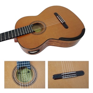 <span class=keywords><strong>Guitare</strong></span> <span class=keywords><strong>classique</strong></span> artisanale professionnelle en Nomex, table en cèdre double, corps en koa massif, touche surélevée et côté porte - Product Image 6