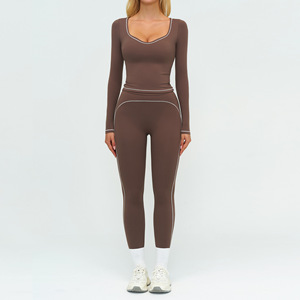Ensemble de sport pour femme grande taille : T-shirt d'entraînement à manches longues, sous-short, leggings marron et pantalon évasé - Product Image 3