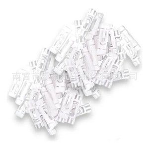 Clip de fixation en plastique pour canal de drainage de toit Shuangxuan 1H0853733B pour Volkswagen Audi - Product Image 1
