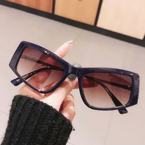 Gafas de Sol de Moda 2022, Elegantes, con Degradado de Color, Estilo Ojo de Gato, Cuadradas Irregulares para Mujer - Product Image 4