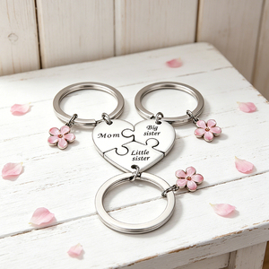 Nouvel ensemble de porte-clés en acier inoxydable en forme de cœur, 3 pièces, assortis pour maman, sœurs, avec breloques fleurs roses pour la famille et les sœurs - Product Image 1