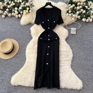 Abiti maglione lavorati a maglia con scollo a V a maniche corte con bottoni a vita - Product Image 4