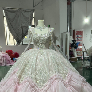 Vestidos de Quinceañera XS212 Princesa Rosa con Volantes y Manga Larga para Chicas Dulces de 16 Años - Product Image 4