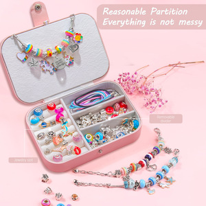 Pulsera de Dibujos Animados en Oferta, Juego de Pulseras DIY Hechas a Mano, Chapadas en Oro, Aleación de Cobre, Caja de Regalo de Joyería, Pulsera Unisex con Dijes de Mariposa de Fantasía - Product Image 4
